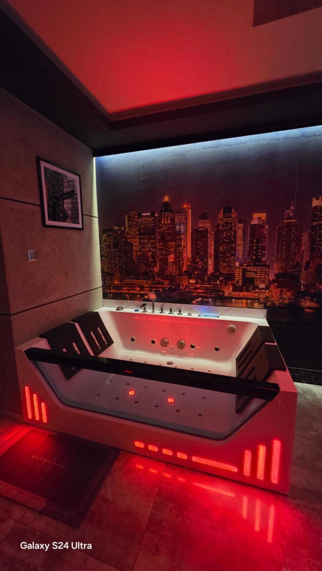 Apartament Manhattan Elk Ngoại thất bức ảnh